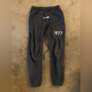 Fear Of God Essentials 1977 charcoal sweatpants size xxs (fits regular s)